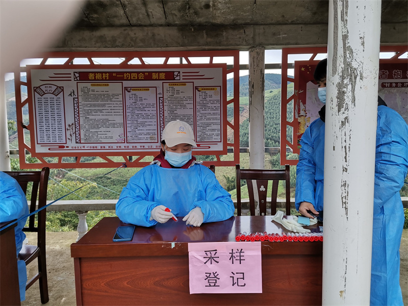 /QJ_621514481947.jpg 管理学院经济与乐天使专业黄洁.jpg