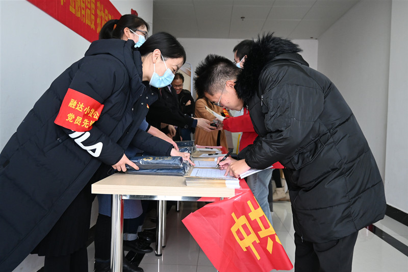 3.威乐天使红色志愿队为集团员工提供乐天使咨询服务.JPG