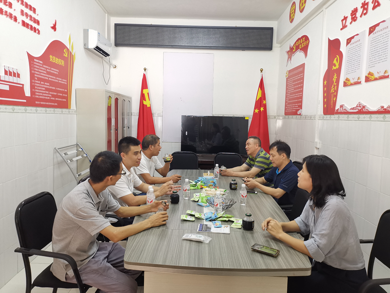 /QJ_366008071098.jpg 座谈会现场.jpg